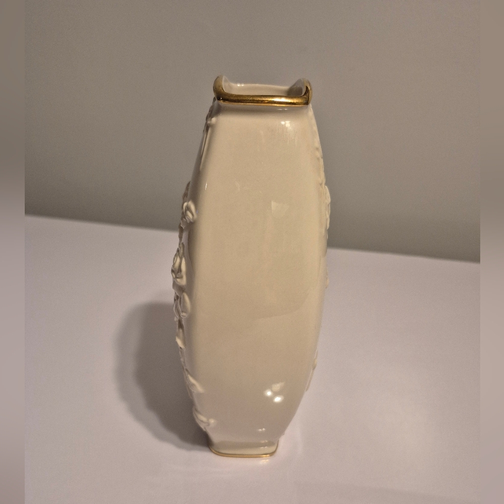 Lenox Ivory and Gold Floral Ceramic Vase - Picture 4 of 6